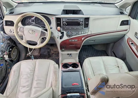 2012 Toyota Sienna Xle 7-Passenger z USA, uszkodzony, nr VIN 5TDDK3DC1CS030689